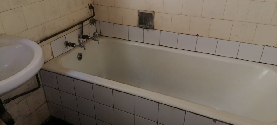 1 Bedroom Property for Sale in Yeoville Gauteng