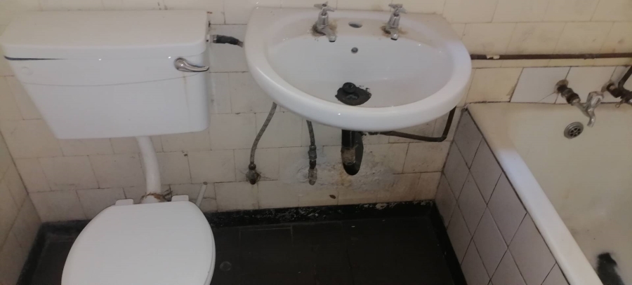 1 Bedroom Property for Sale in Yeoville Gauteng