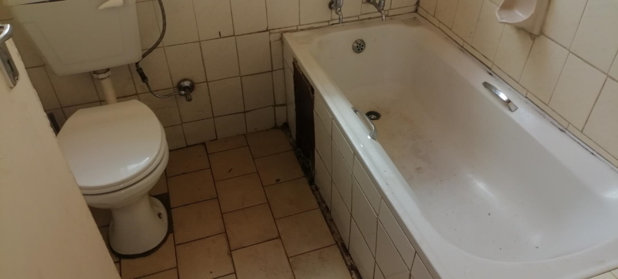 1 Bedroom Property for Sale in Yeoville Gauteng