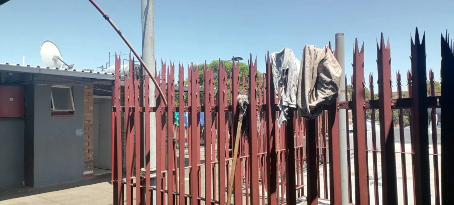 1 Bedroom Property for Sale in Yeoville Gauteng