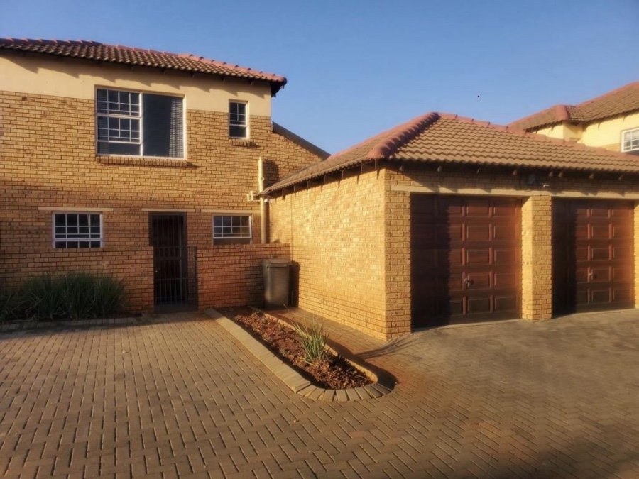 To Let 3 Bedroom Property for Rent in Willowbrook Gauteng