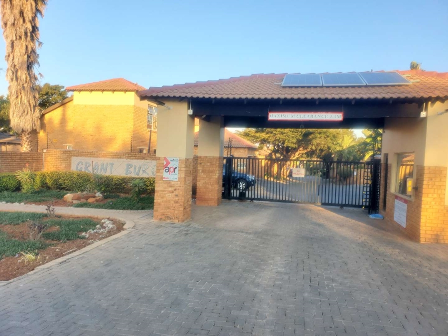 To Let 3 Bedroom Property for Rent in Willowbrook Gauteng