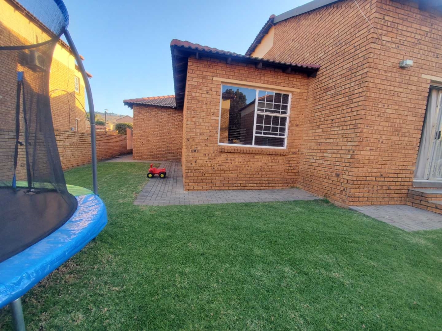 To Let 3 Bedroom Property for Rent in Willowbrook Gauteng