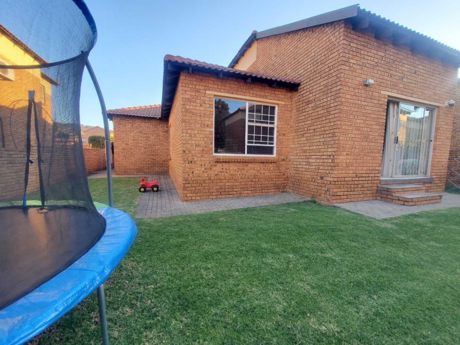 To Let 3 Bedroom Property for Rent in Willowbrook Gauteng