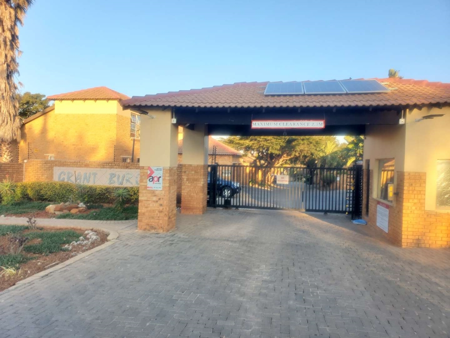 To Let 3 Bedroom Property for Rent in Willowbrook Gauteng