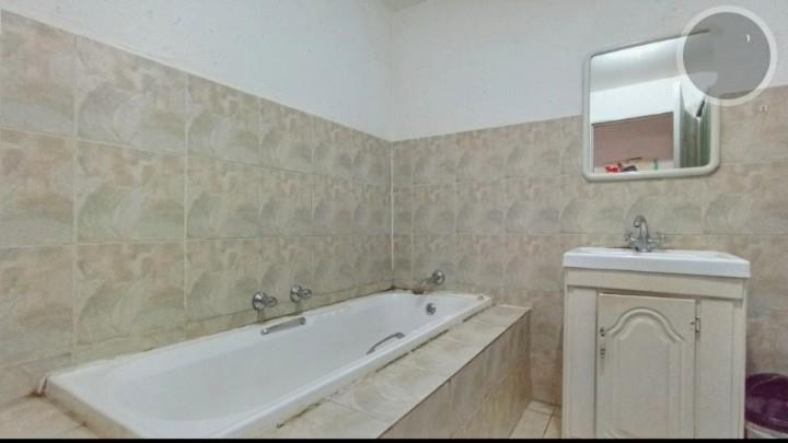 2 Bedroom Property for Sale in Mondeor Gauteng