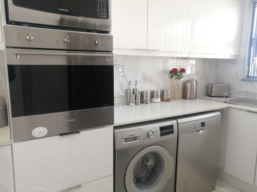 2 Bedroom Property for Sale in Ridgeway Gauteng