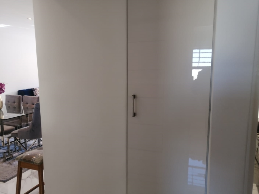 2 Bedroom Property for Sale in Ridgeway Gauteng