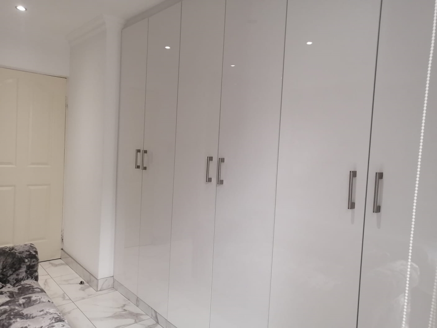 2 Bedroom Property for Sale in Ridgeway Gauteng