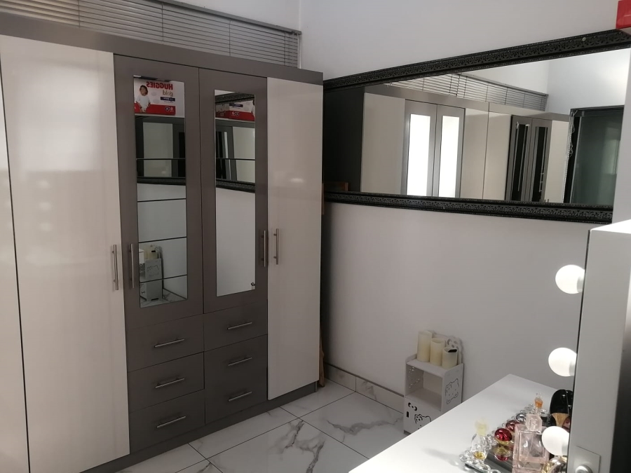 2 Bedroom Property for Sale in Ridgeway Gauteng