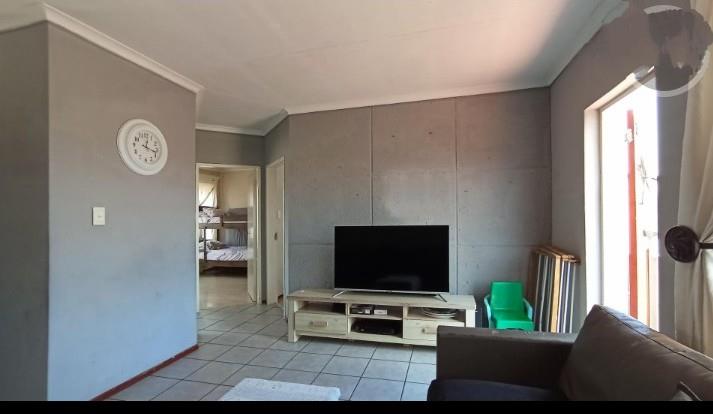 2 Bedroom Property for Sale in Mondeor Gauteng