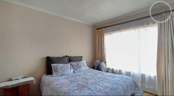 2 Bedroom Property for Sale in Mondeor Gauteng