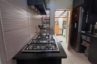 2 Bedroom Property for Sale in Albertsdal Gauteng