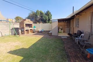 2 Bedroom Property for Sale in Albertsdal Gauteng