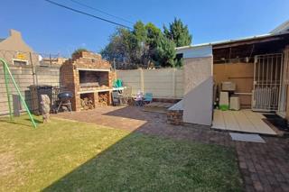 2 Bedroom Property for Sale in Albertsdal Gauteng