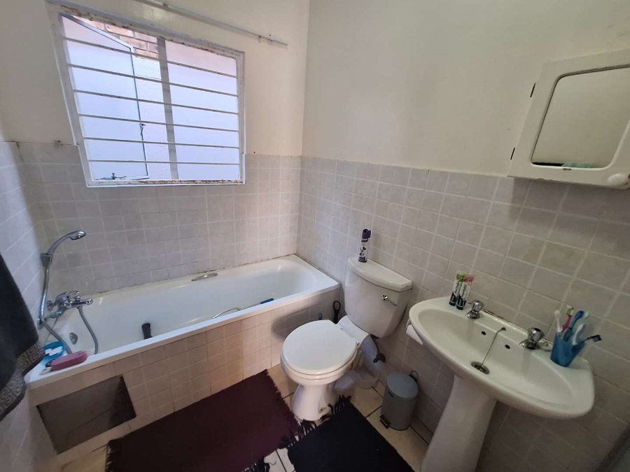 2 Bedroom Property for Sale in Wilgeheuwel Gauteng