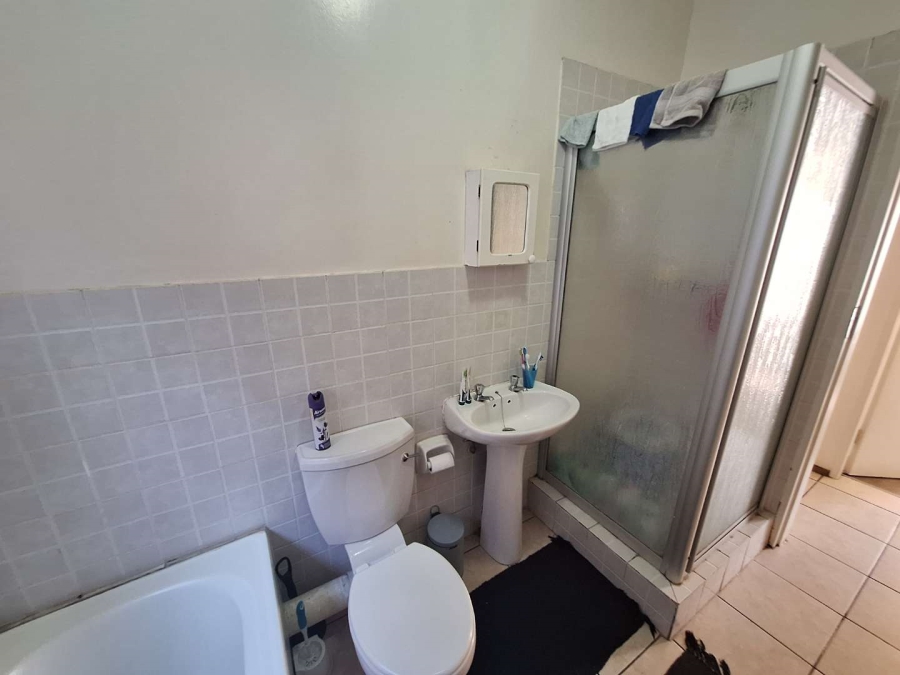 2 Bedroom Property for Sale in Wilgeheuwel Gauteng