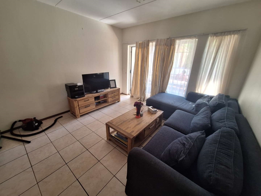2 Bedroom Property for Sale in Wilgeheuwel Gauteng