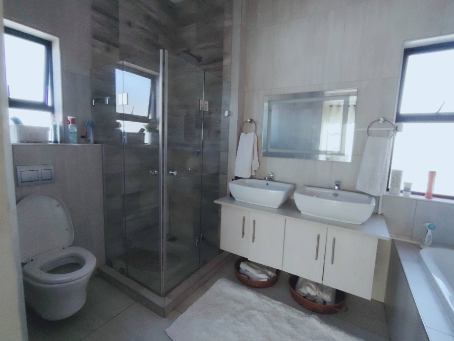 To Let 4 Bedroom Property for Rent in Midstream Meadows Gauteng