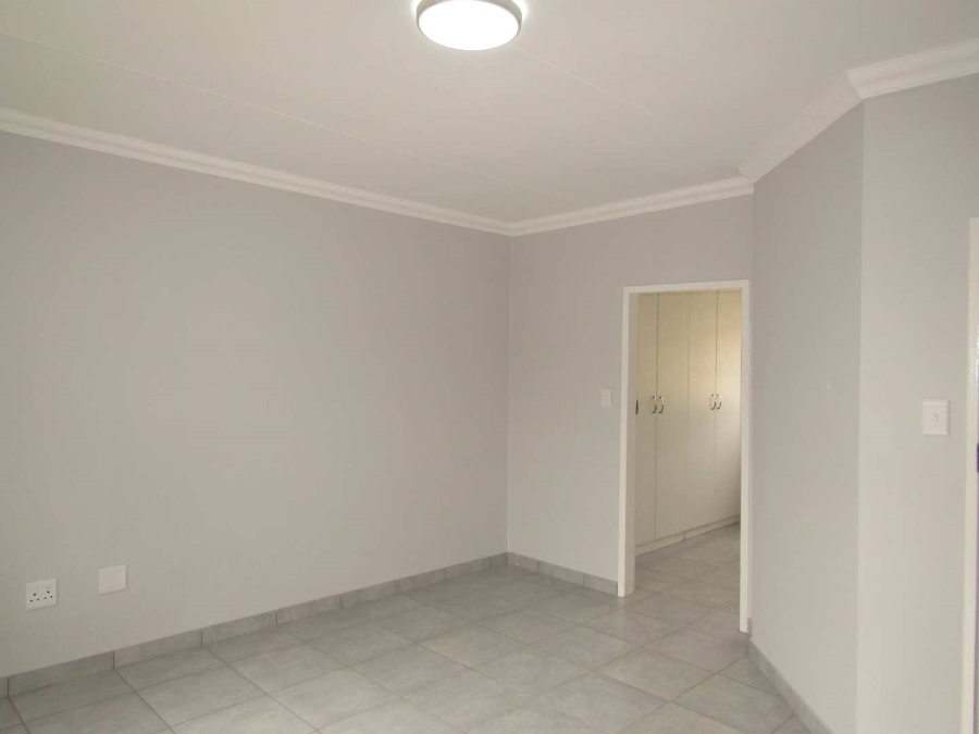 1 Bedroom Property for Sale in Theresa Park Gauteng