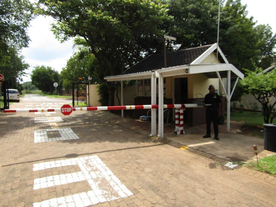 1 Bedroom Property for Sale in Theresa Park Gauteng