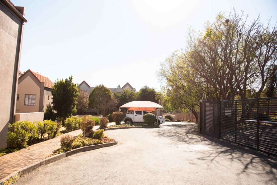 2 Bedroom Property for Sale in Halfway Gardens Gauteng