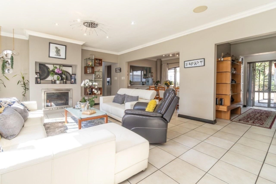 4 Bedroom Property for Sale in Northcliff Gauteng
