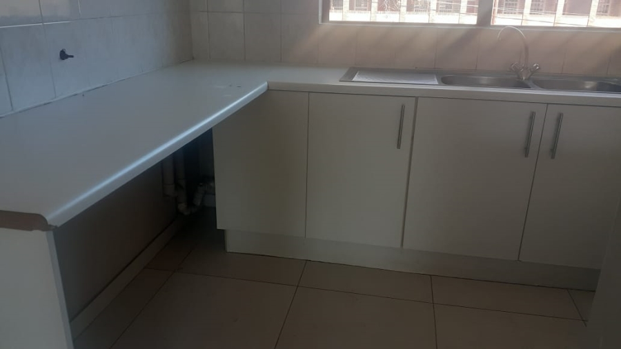 To Let 2 Bedroom Property for Rent in Cheltondale Gauteng