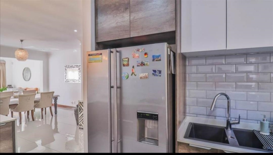 3 Bedroom Property for Sale in Halfway Gardens Gauteng