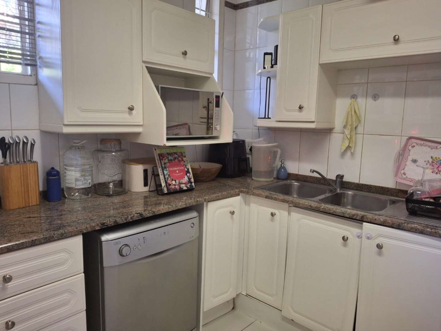 To Let 3 Bedroom Property for Rent in Benmore Gardens Gauteng