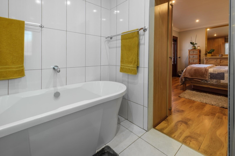 3 Bedroom Property for Sale in Moreleta Park Gauteng