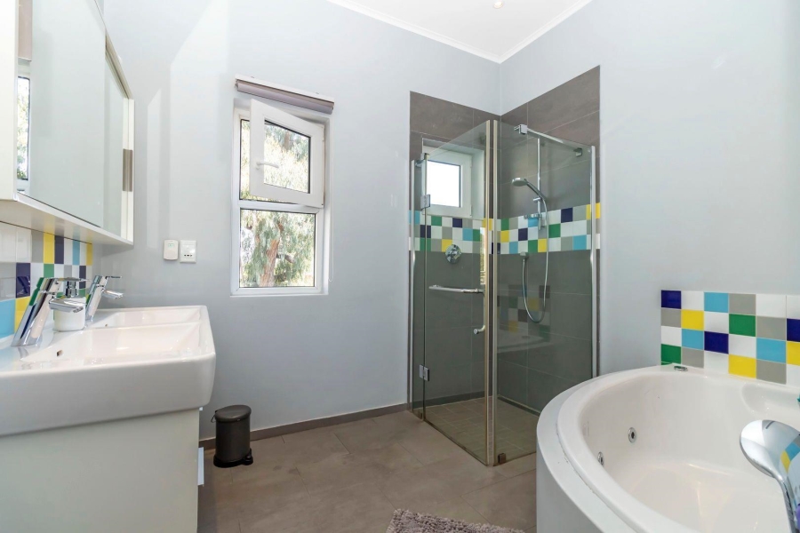 4 Bedroom Property for Sale in Waterfall Country Estate Gauteng