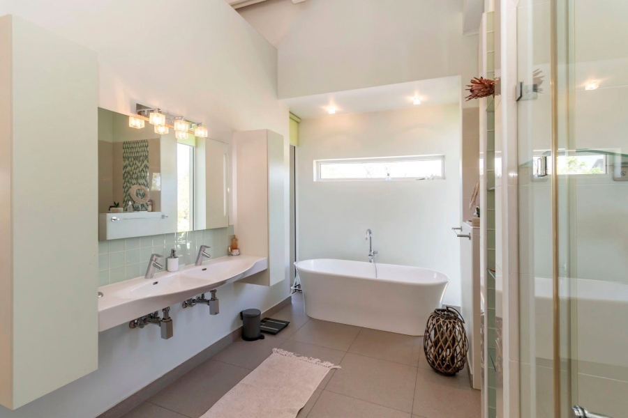 4 Bedroom Property for Sale in Waterfall Country Estate Gauteng