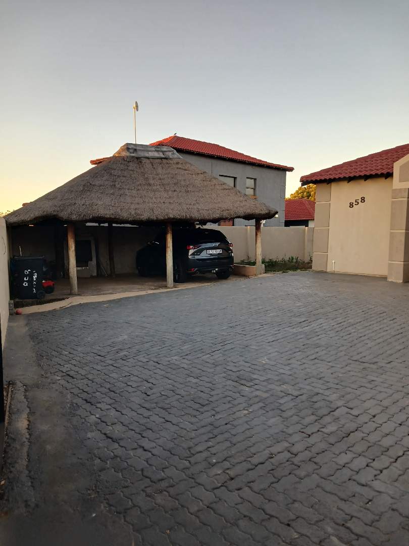 To Let 3 Bedroom Property for Rent in Nkwe Estate Gauteng