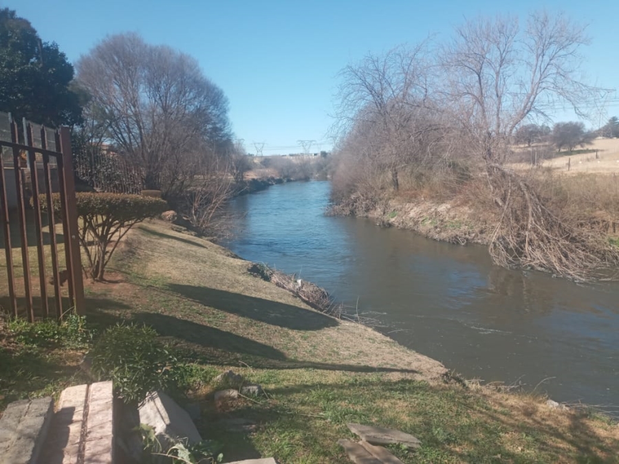 To Let 3 Bedroom Property for Rent in Rothdene Gauteng