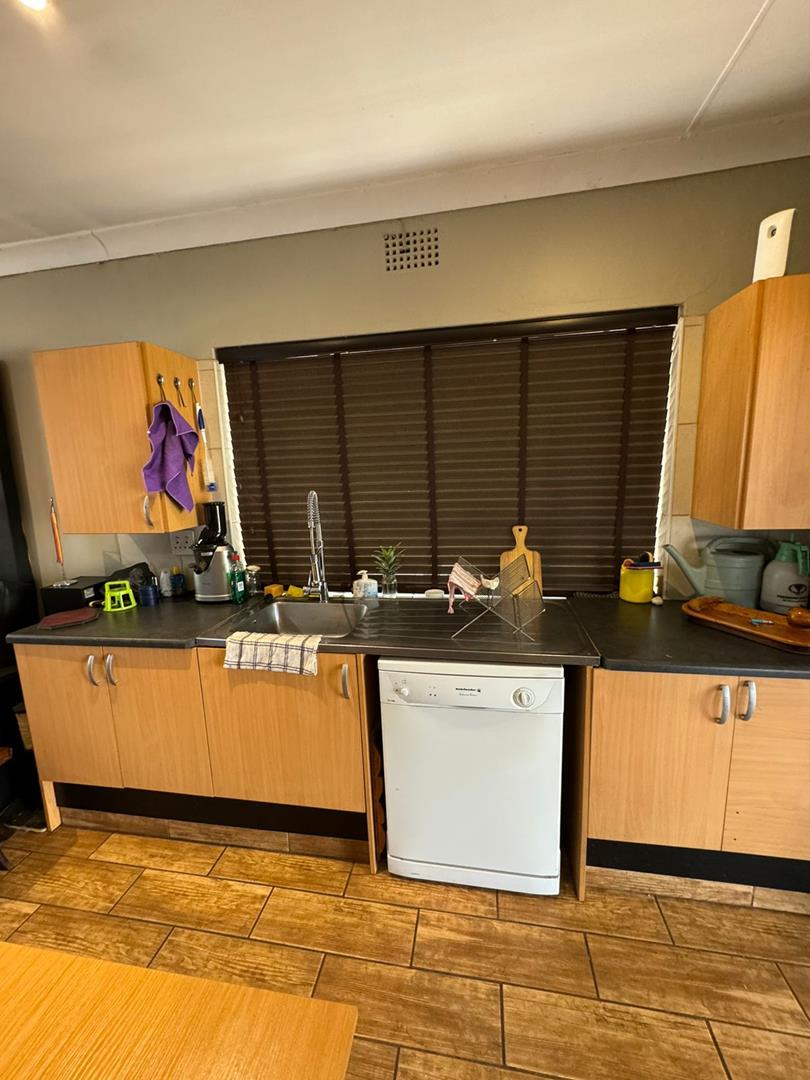 To Let 3 Bedroom Property for Rent in Rothdene Gauteng