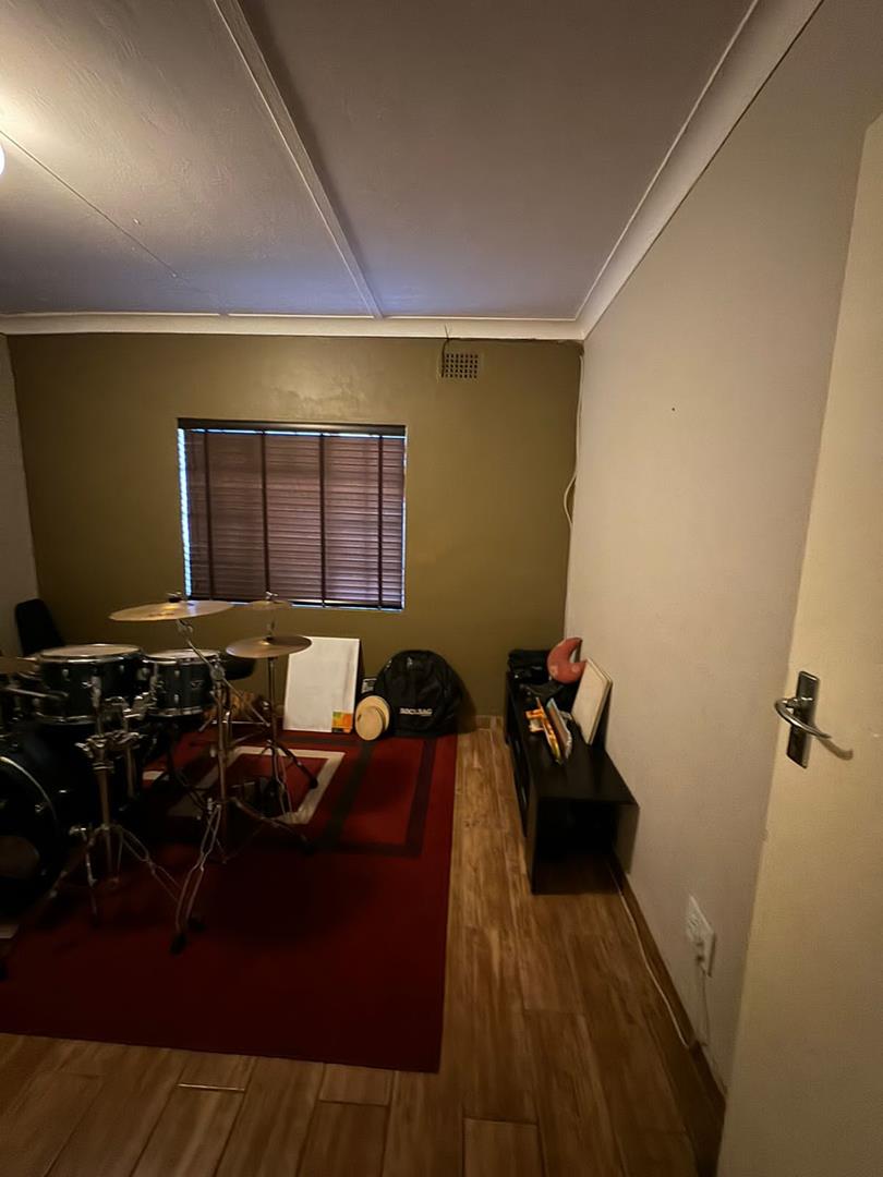 To Let 3 Bedroom Property for Rent in Rothdene Gauteng