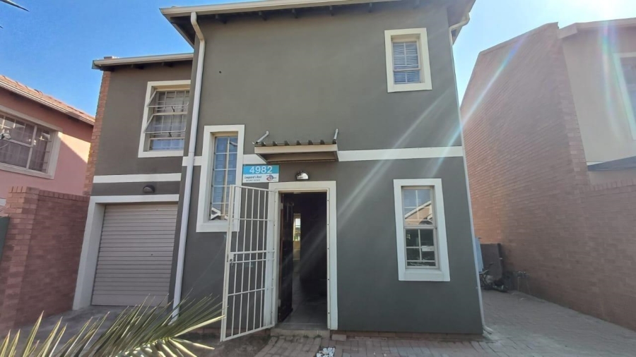 3 Bedroom Property for Sale in Albertsdal Gauteng