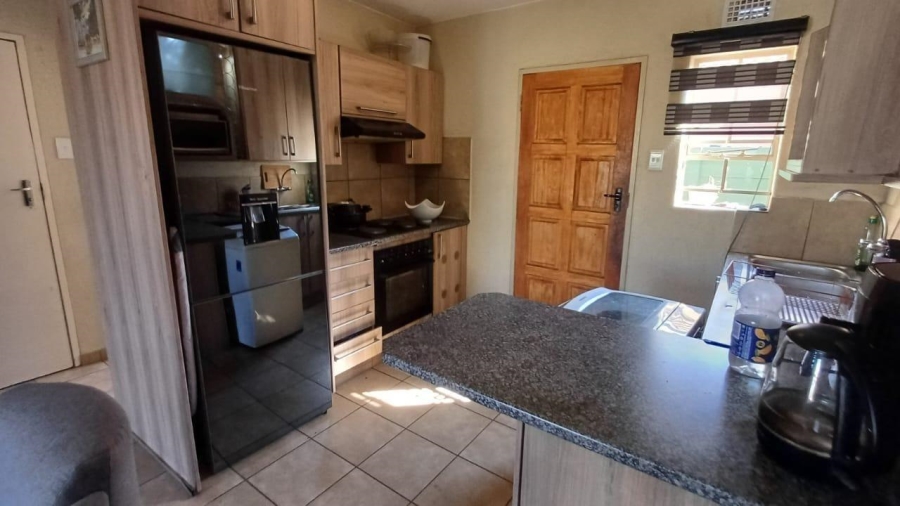 3 Bedroom Property for Sale in Albertsdal Gauteng
