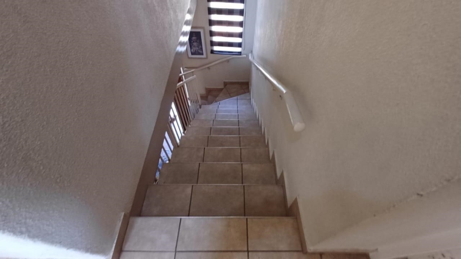 3 Bedroom Property for Sale in Albertsdal Gauteng
