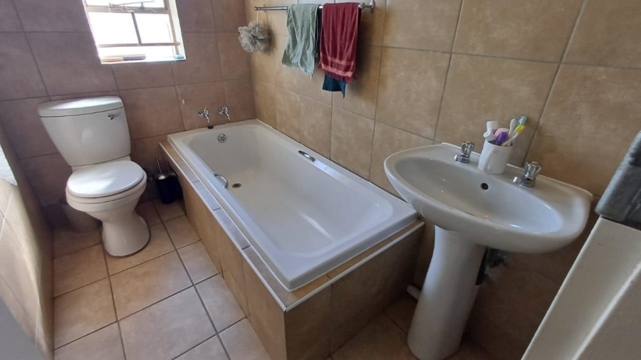 3 Bedroom Property for Sale in Albertsdal Gauteng