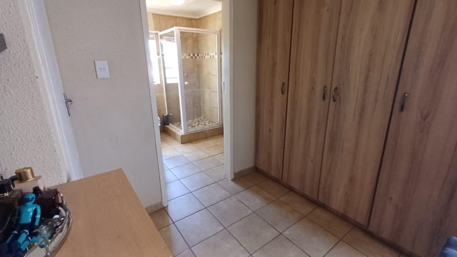 3 Bedroom Property for Sale in Albertsdal Gauteng