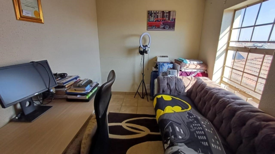 3 Bedroom Property for Sale in Albertsdal Gauteng