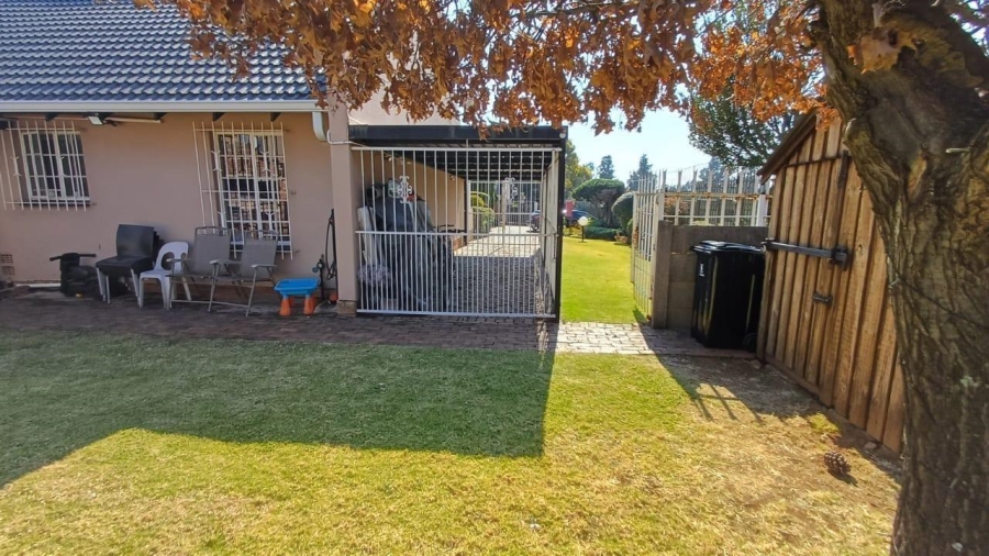 2 Bedroom Property for Sale in Albertsdal Gauteng