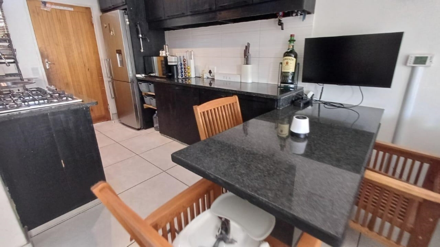 2 Bedroom Property for Sale in Albertsdal Gauteng