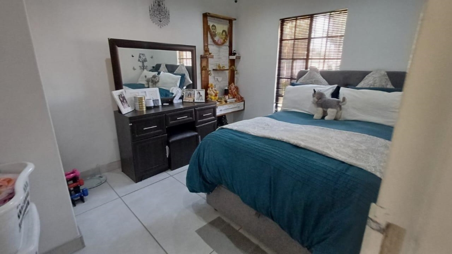 2 Bedroom Property for Sale in Albertsdal Gauteng