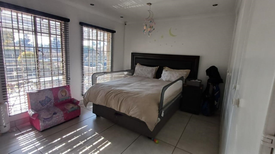2 Bedroom Property for Sale in Albertsdal Gauteng