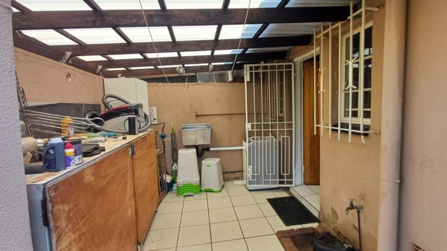 2 Bedroom Property for Sale in Albertsdal Gauteng