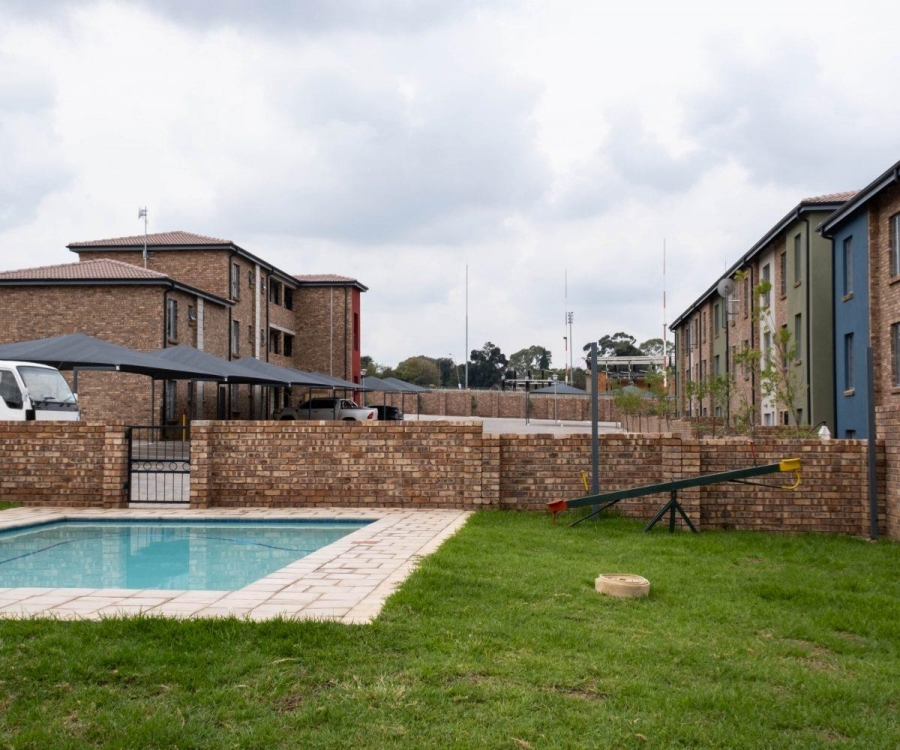 To Let 2 Bedroom Property for Rent in Rooihuiskraal Gauteng
