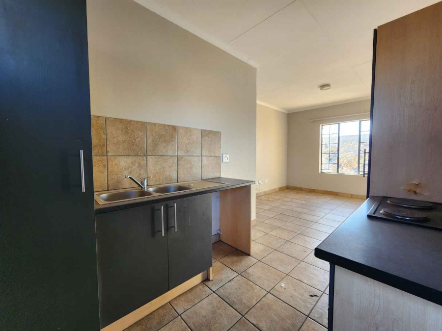 To Let 2 Bedroom Property for Rent in Rooihuiskraal Gauteng
